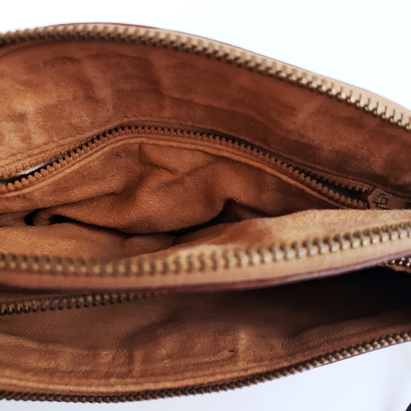 Gucci Vintage Clutch/Crossbody - Picture 9 of 11